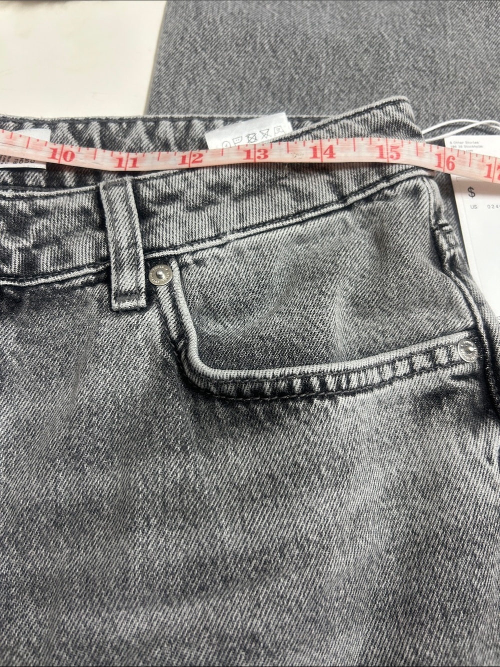 NWT (size 8) & Other Stories STRAIGHT-LEG JEANS - Picture 8 of 9